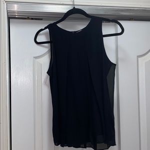 BCBGeneration sleeveless back keyhole blouse